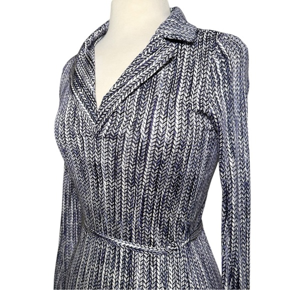 Tory Burch 100% silk belted shirt dress gold logo cuff buttons blue ivory small - Picture 4 of 15